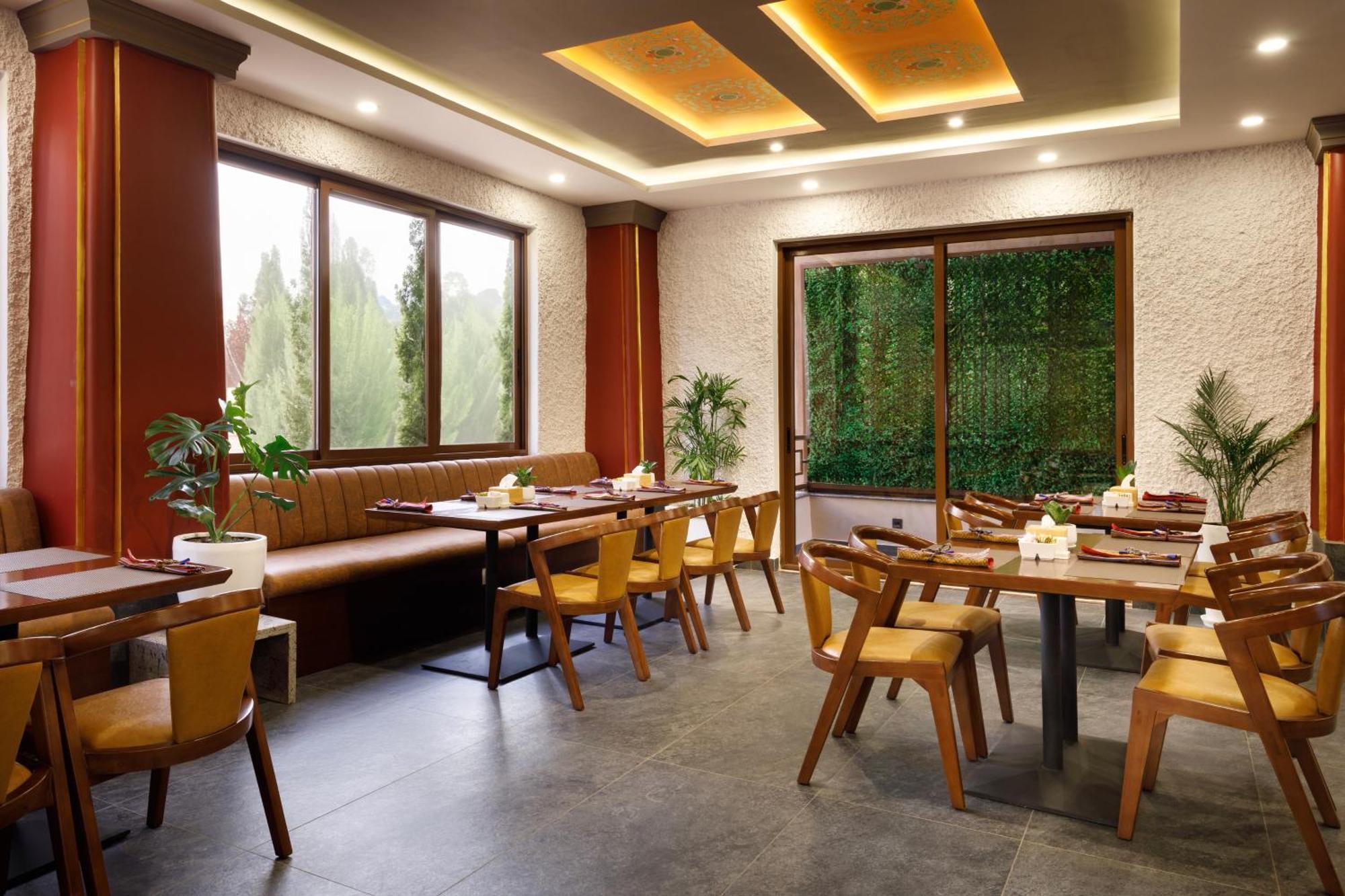 Atisha Hotel Катманду Экстерьер фото